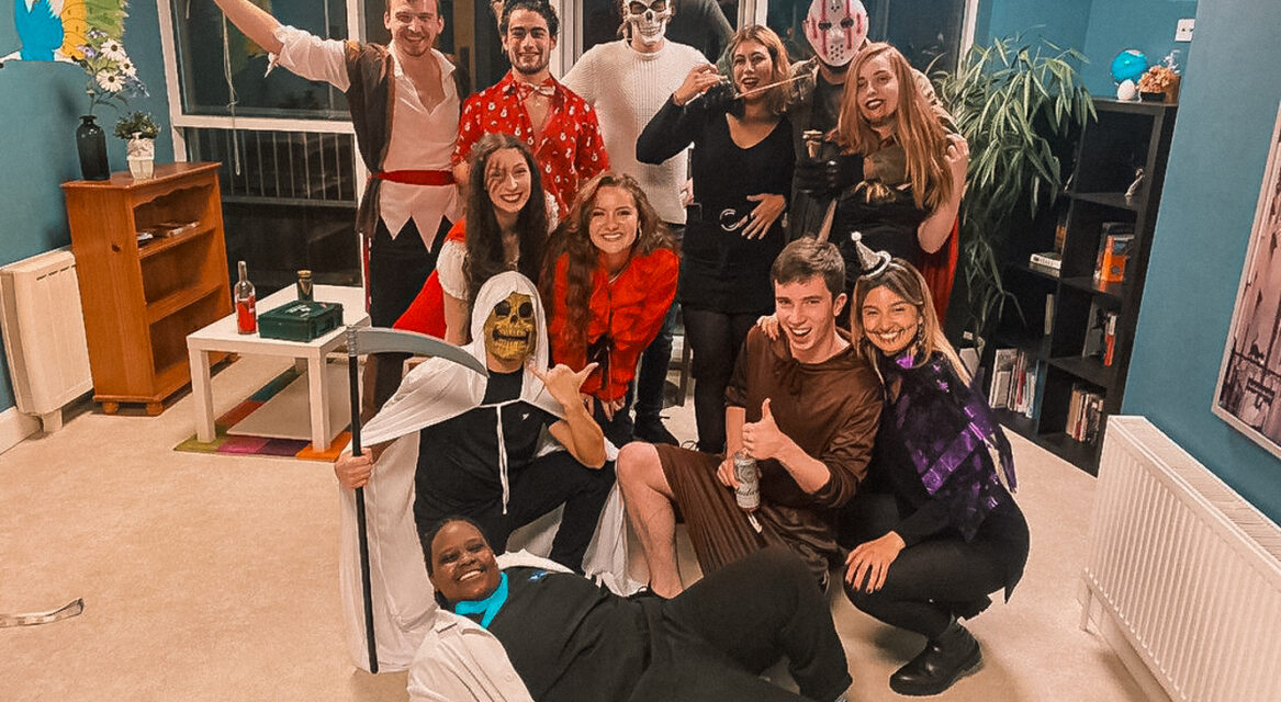Halloween in Garden Lane Backpackers Guests 2