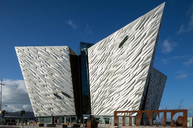 Giants Causeway and Titanic Day Tour